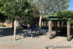 水温恒定38℃；每周举办银龄结交会、跨代际阅读